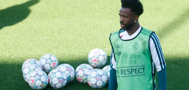 فينيسيوس فكر في مغادرة ريال مدريد.. ناد إنجليزي كان ينتظره